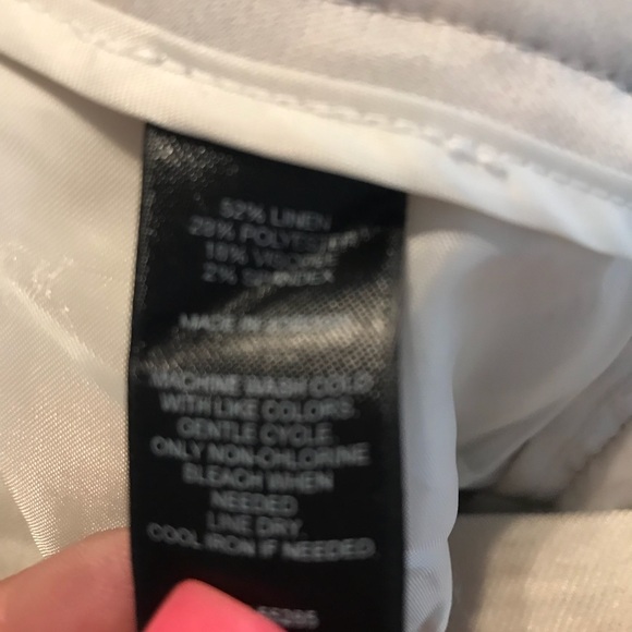 Express tan/ khaki color shorts - Picture 4 of 4